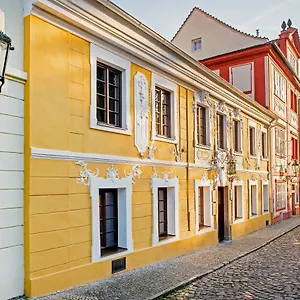 Beerland Chateaux – U Zlaté Hrušky / At Golden Pear Praga